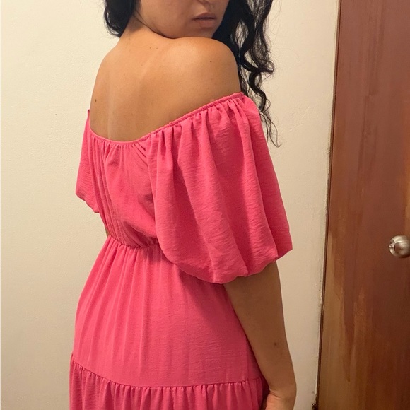 Elegant Pink Off-Shoulder Dress - Picture 4 of 8